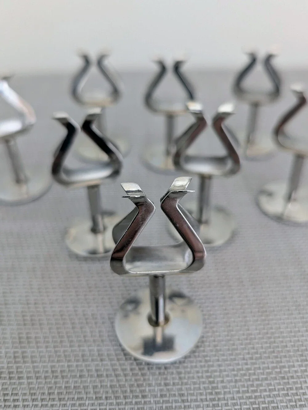 CRATE & BARREL Set of 8 Harp Music Stand Placecard Holder Stainless Steel Modern